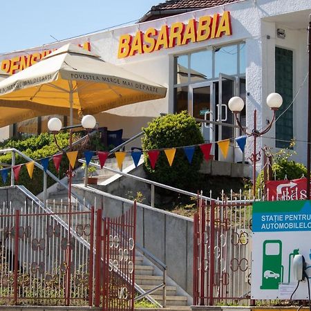Pensiunea Basarabia Onesti Exterior photo
